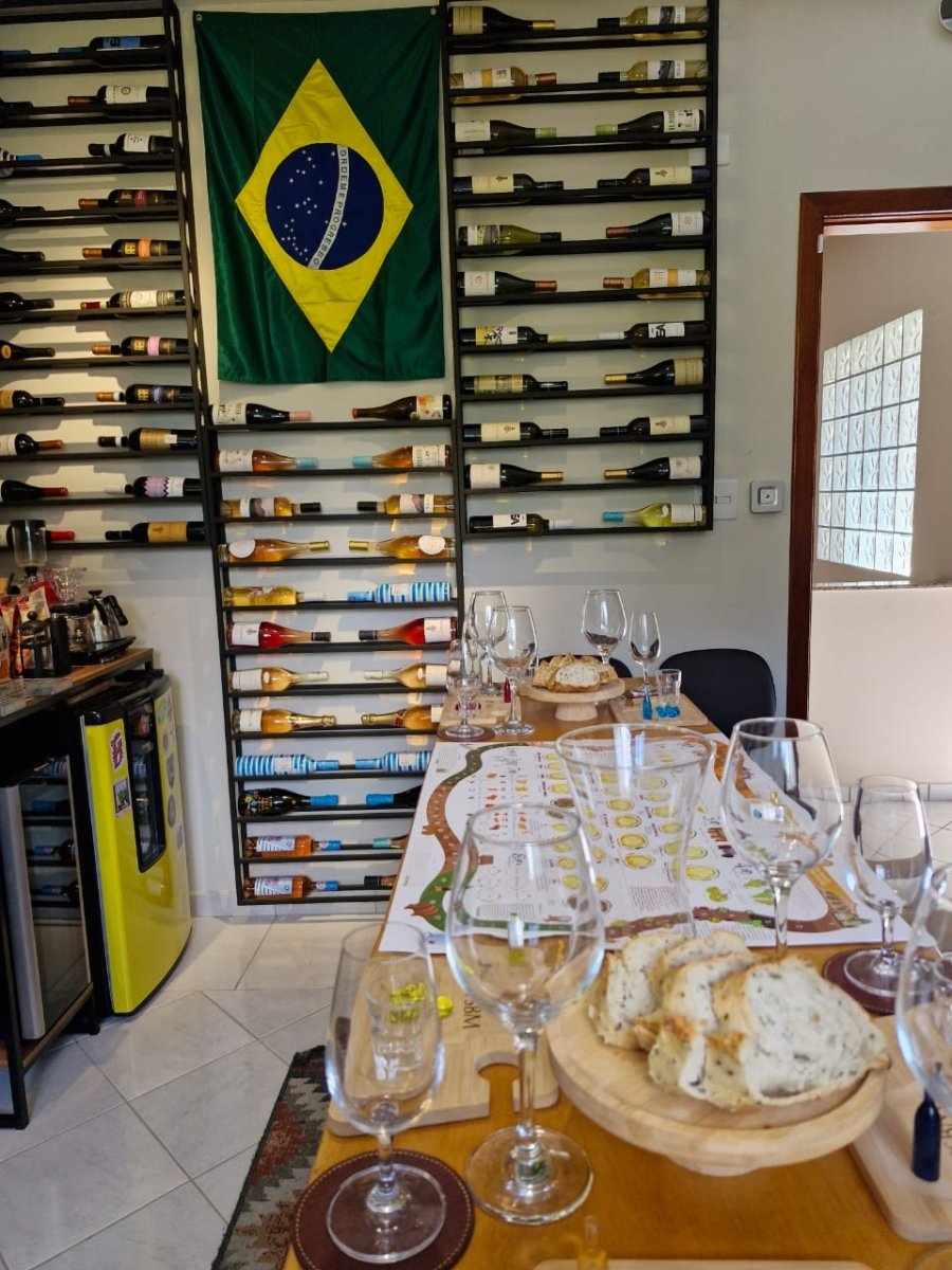 Degustação de Vinhos - Jogo "Mestre dos Vinhos Brancos" - Famiglie Sirna Battistella Mercato - Famiglie Sirna Battistella Mercato